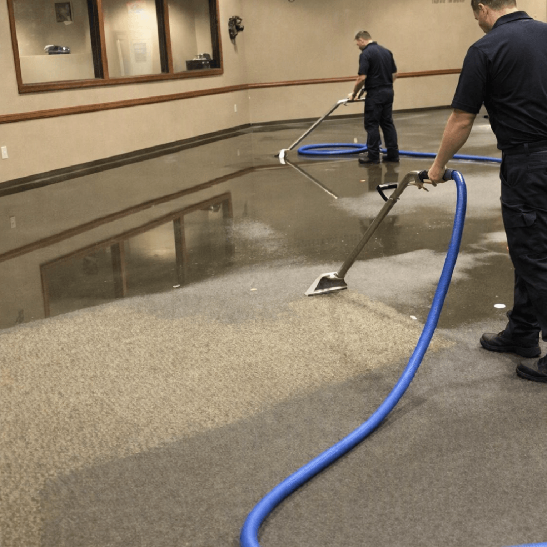 Staff memebers doing Water Extraction and Removal in Las Vegas